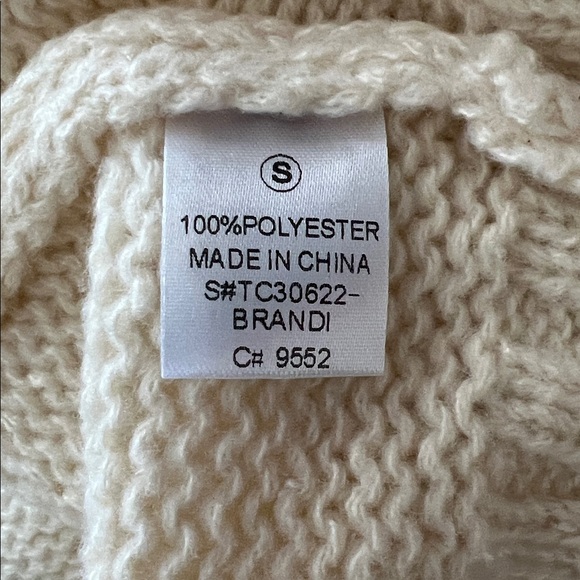 Tictoc Off Shoulder American Flag Sweater Cream Knit Americana Cozy Small NWT - Picture 8 of 12